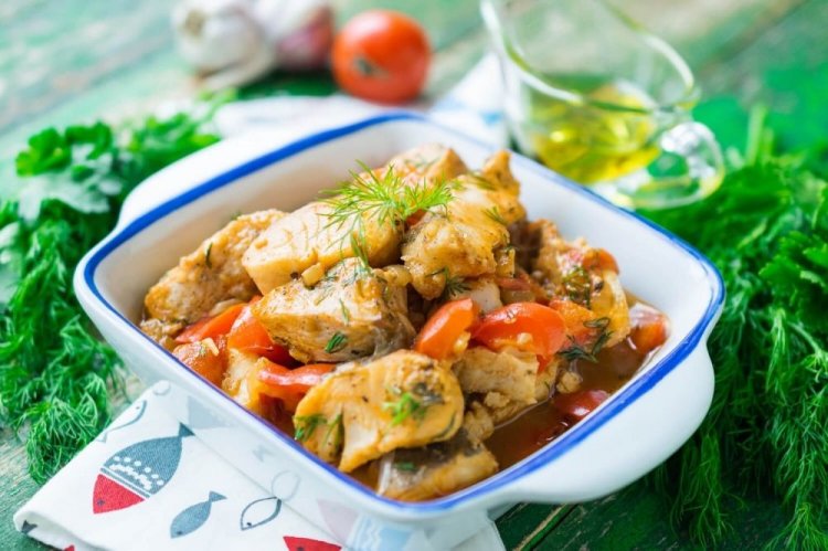 Abadejo estofado con pimiento morrón