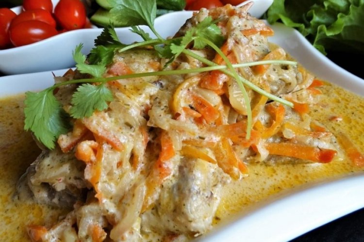 Abadejo estofado con salsa