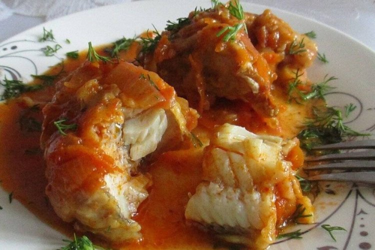 Abadejo estofado en tomate