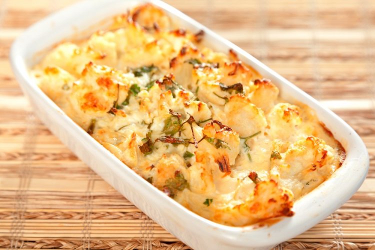 Coliflor con pollo en salsa de tomate