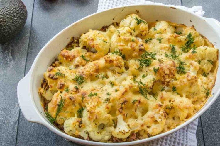 Coliflor con carne picada de pollo al horno
