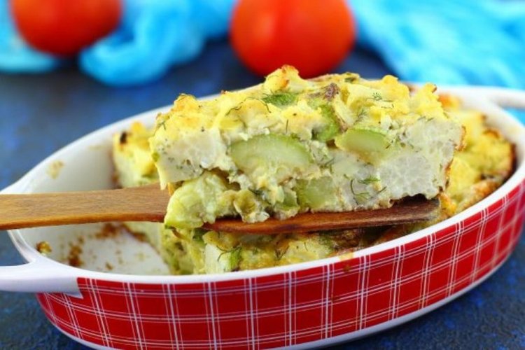 Coliflor con pollo y calabacín al horno