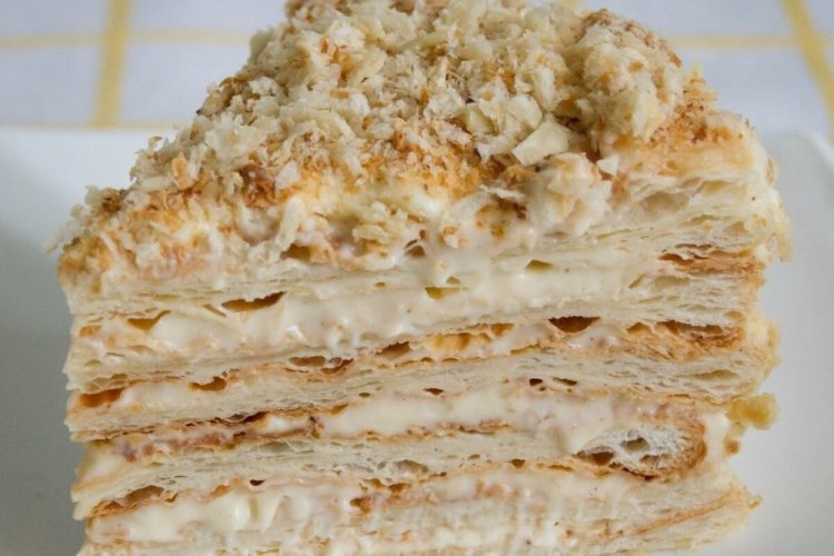 Napoleón de hojaldre con crema de coco