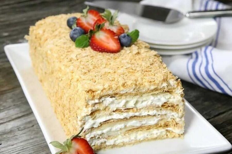 Tarta Napoleón de hojaldre con crema de queso