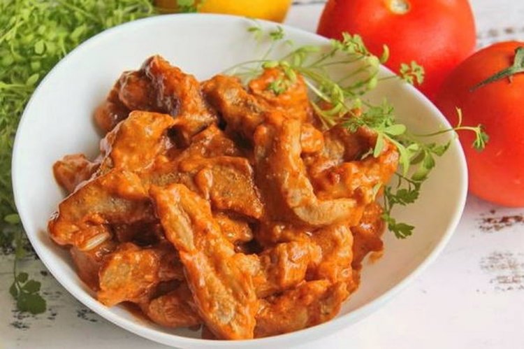 Pork in Cream Sauce with Tomatoes