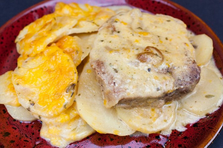 Pork with Potatoes in Cream Sauce