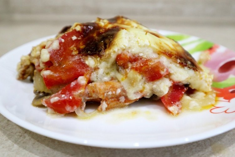 Pork with Tomatoes in Cream Sauce