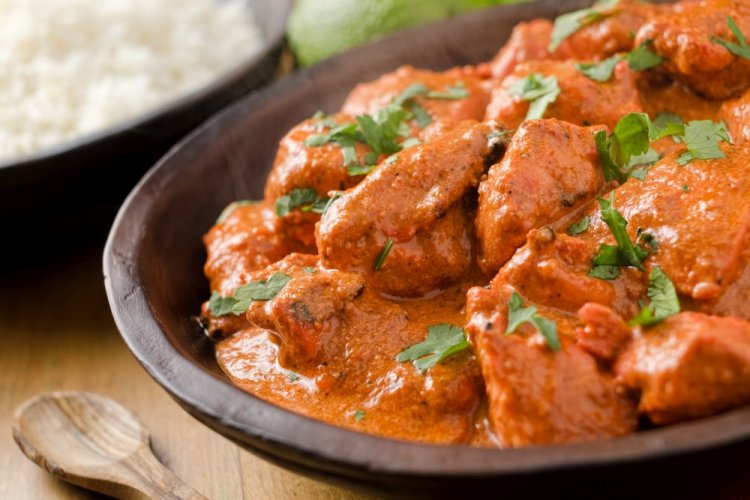 Pork with Bell Pepper in Creamy Tomato Sauce