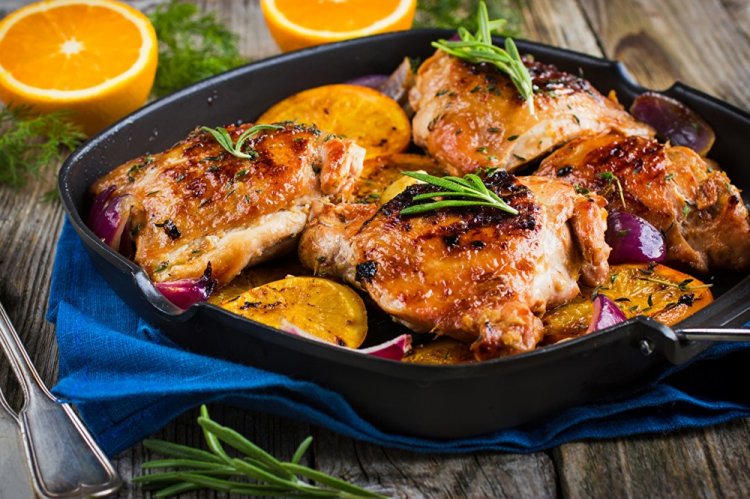 Pollo con naranjas en salsa de miel y mostaza