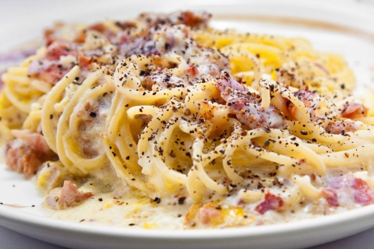 Pasta Carbonara con tocino