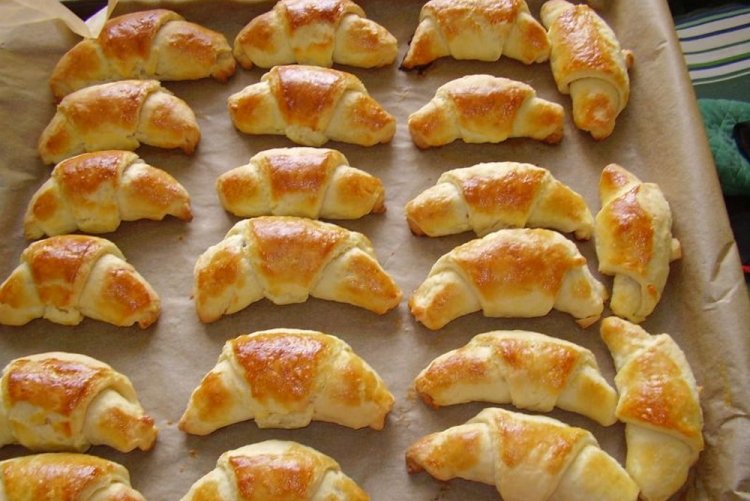 Croissants de hojaldre con queso crema