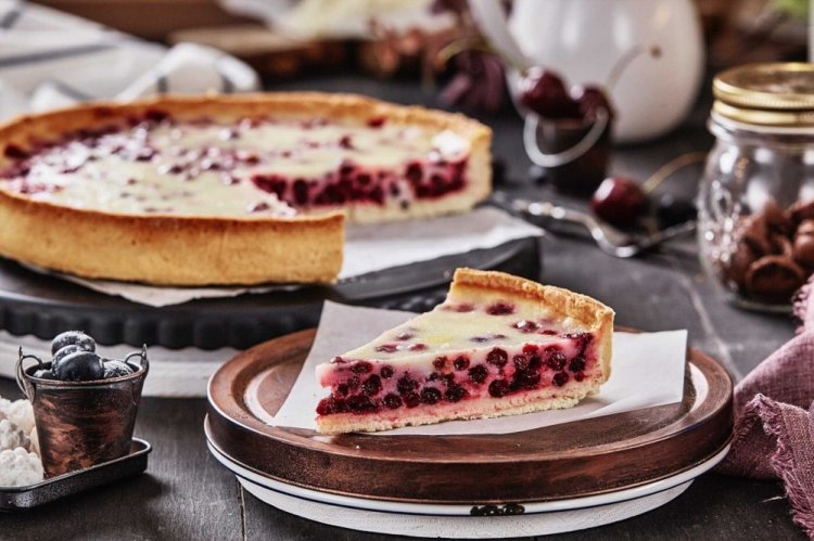 Tarta de manzana, arándanos rojos y queso crema
