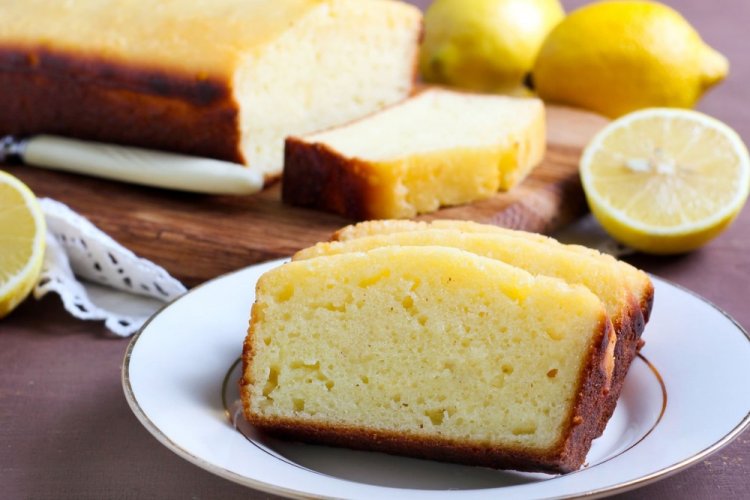 Pastel de sémola de limón con kéfir