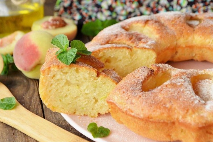 Bizcocho de calabacín y melocotones