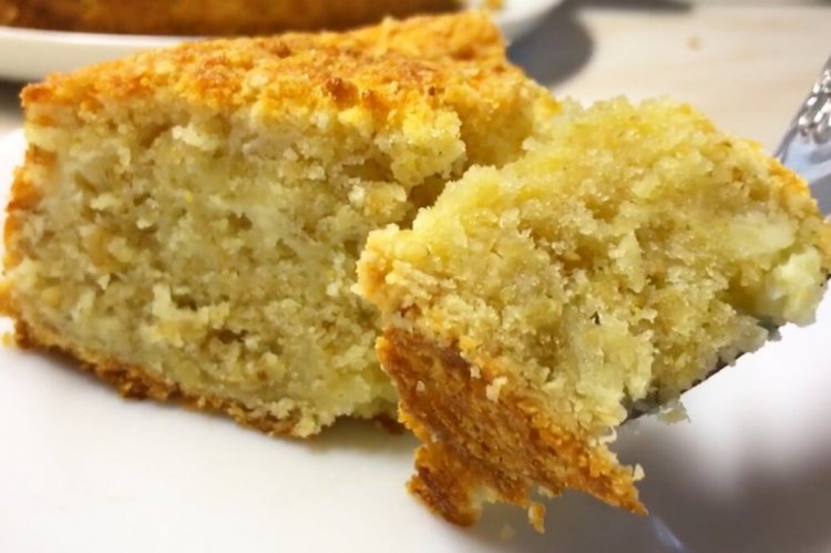 Pastel desmenuzado de harina de maíz