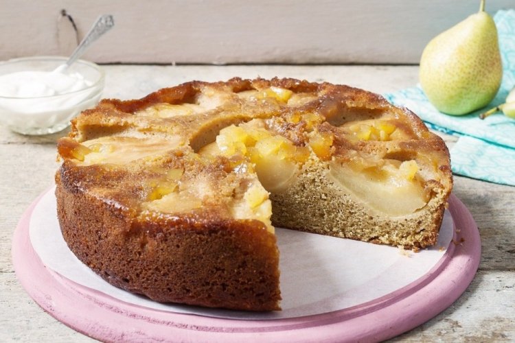 Healthy Pear Pie with Kefir