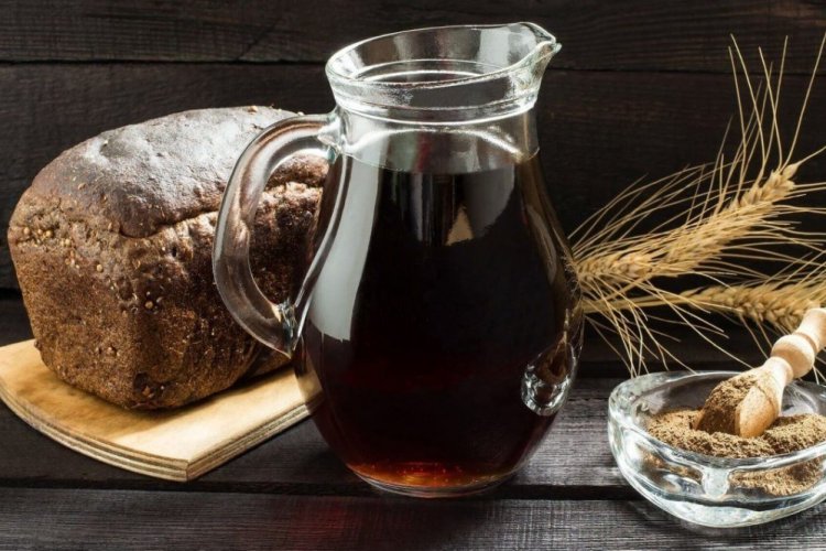 Beet Kvass with Rye Bread