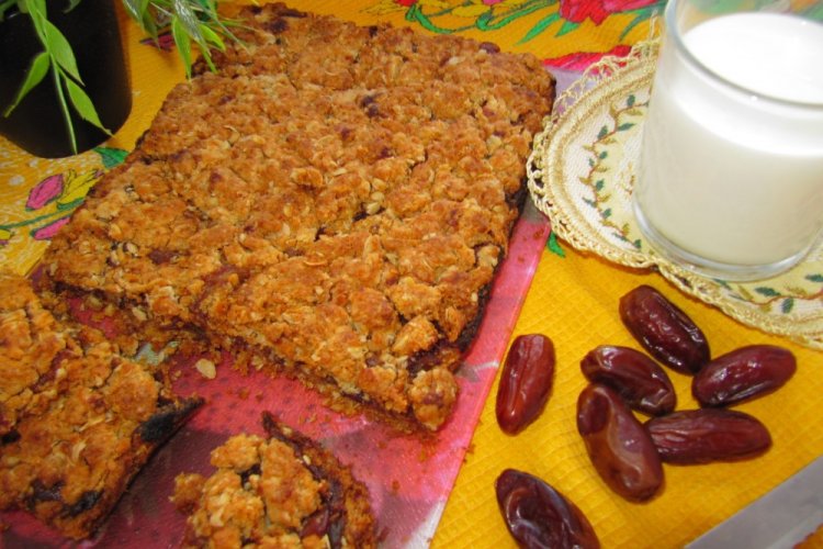 Orange Cake with Oatmeal and Dates