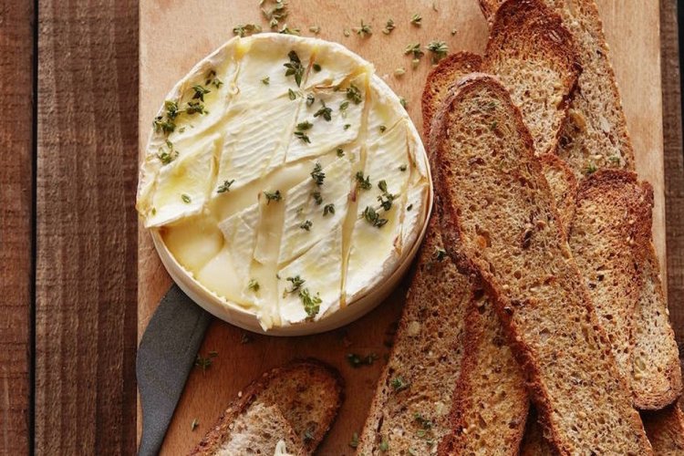 Baked Camembert with Garlic