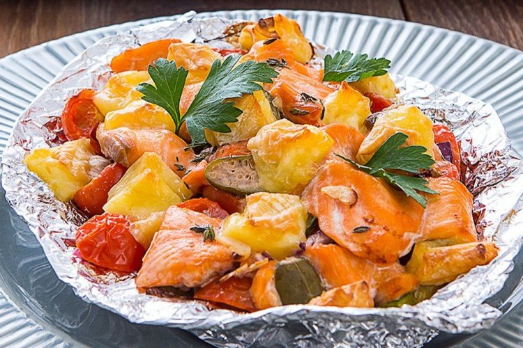 Trout with Vegetables and Camembert in the Oven