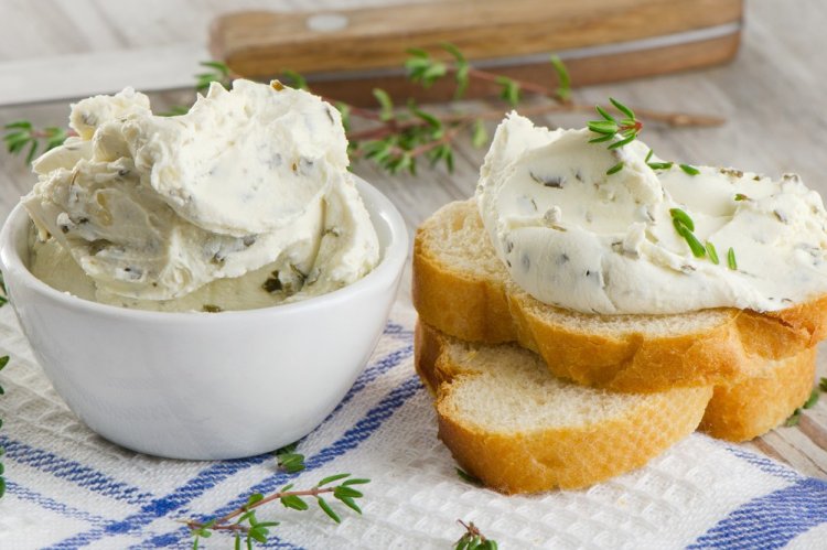 Camembert and Mascarpone Spread