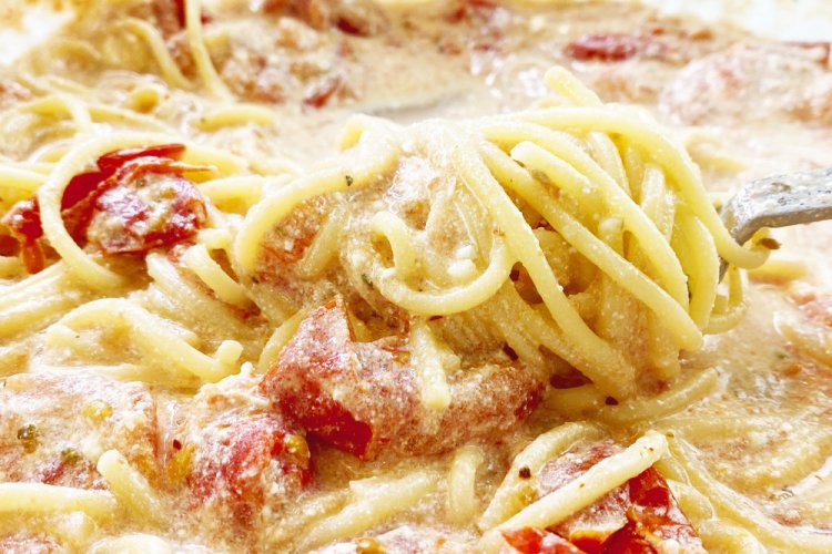 Pasta with Tomatoes and Camembert