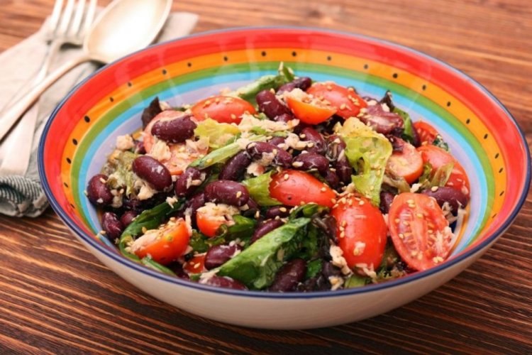 Tuna, Cherry Tomato, and Bean Salad