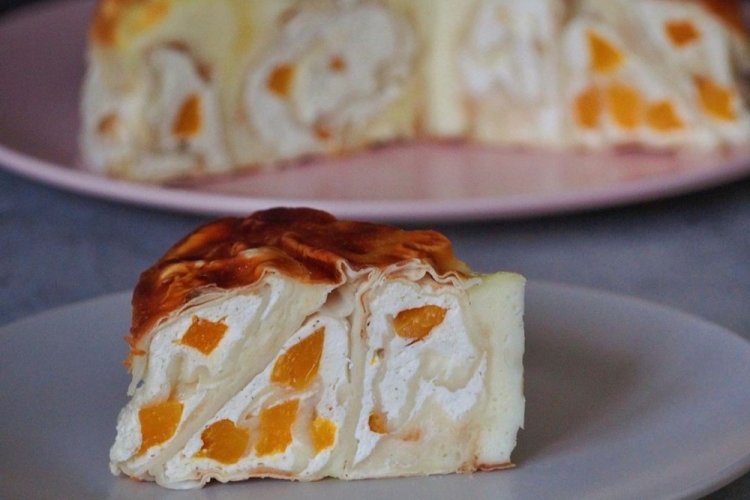 Lavash Pie with Cottage Cheese and Dried Fruits