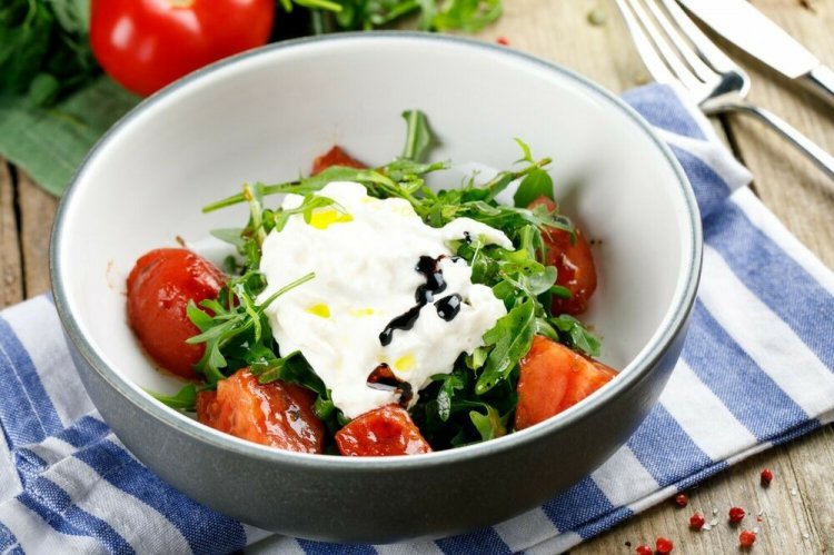 Tomato and Stracciatella Salad