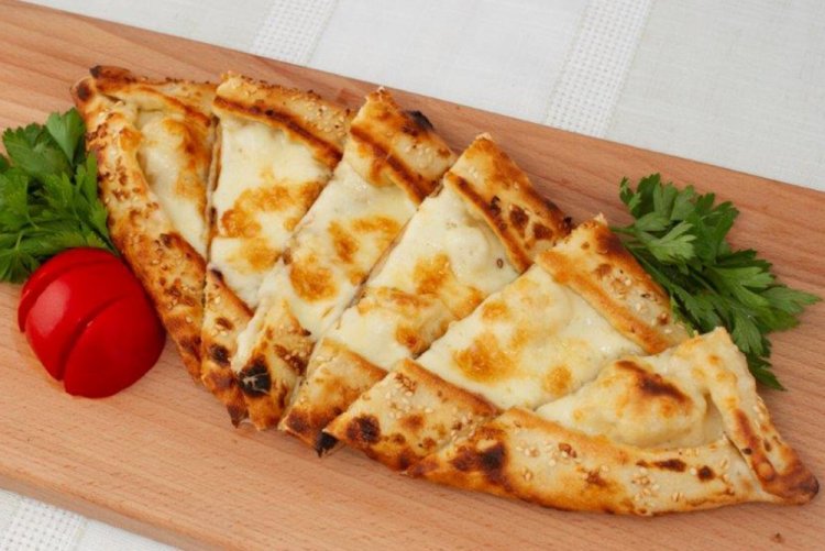 Pide with Stracciatella