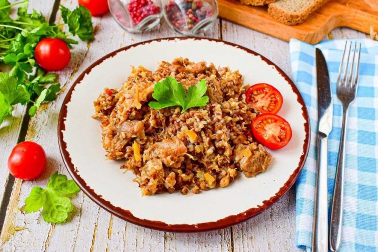Buckwheat with Stewed Meat