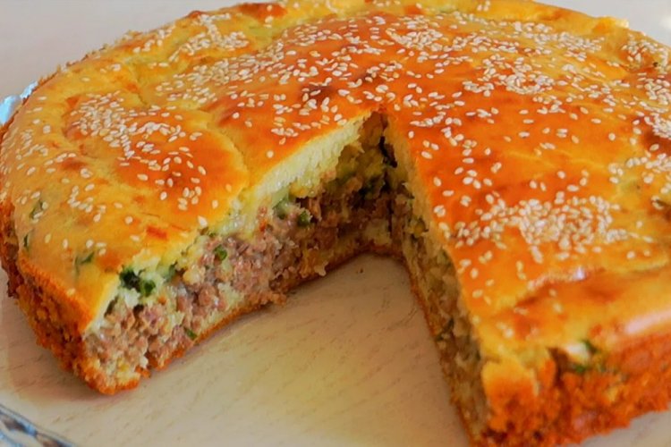Pie with Stewed Meat