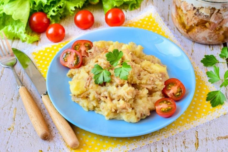 Mashed Potatoes with Stewed Meat