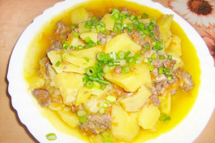Potatoes with Stewed Meat