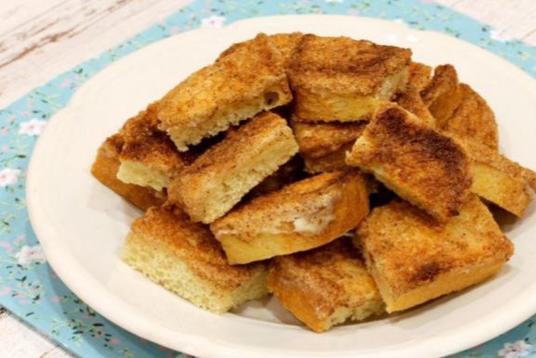 Sweet Croutons with Vanilla in the Oven
