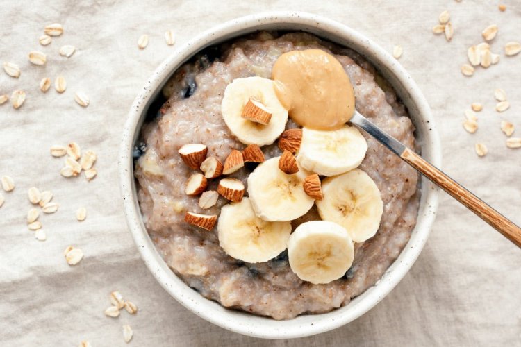Oatmeal with Banana and Peanut Butter