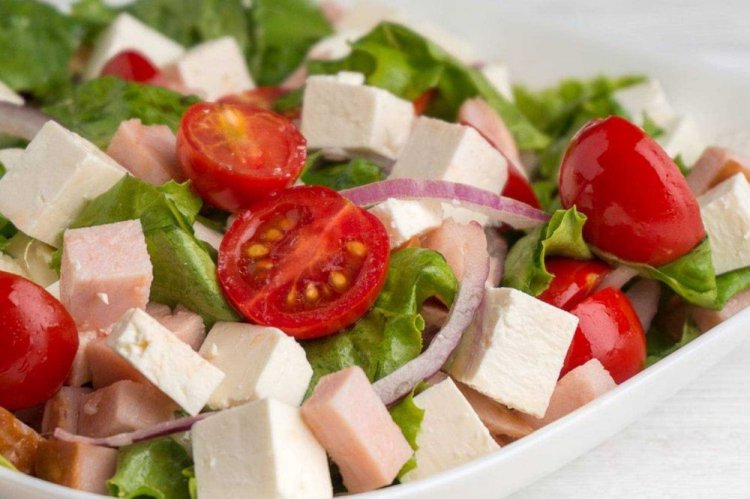 Salad with Feta Cheese and Ham