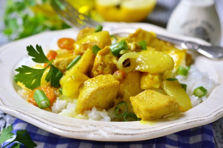 Chicken Curry with Apple and Celery