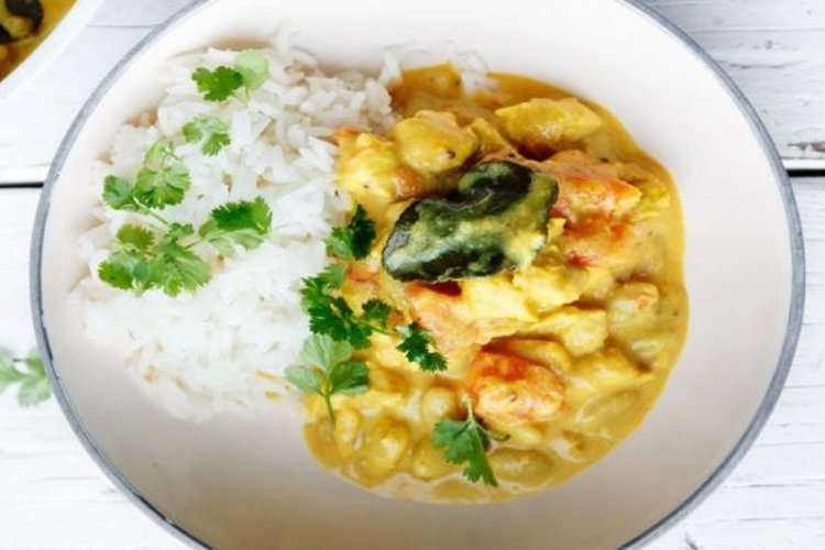 Chicken Curry with Beans and Tomatoes
