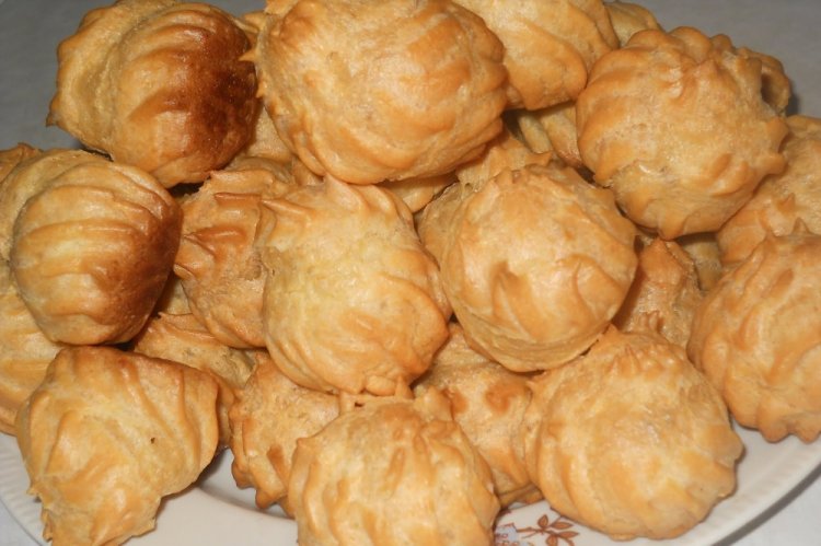 Classic Profiteroles with Custard