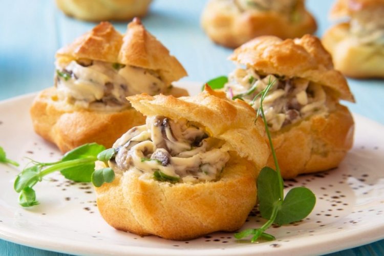 Savory Profiteroles with Mushrooms and Cream Cheese