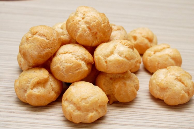 Profiteroles without Filling