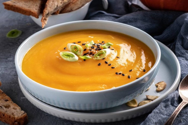 Pumpkin Puree Soup with Milk