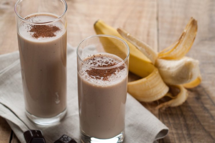 Chocolate Banana Smoothie with Milk