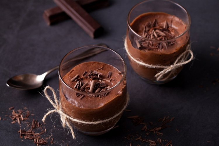 Chocolate Mousse with Egg Yolks