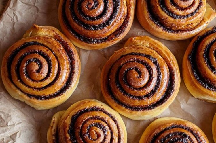Cinnamon Rolls from Yeast Dough
