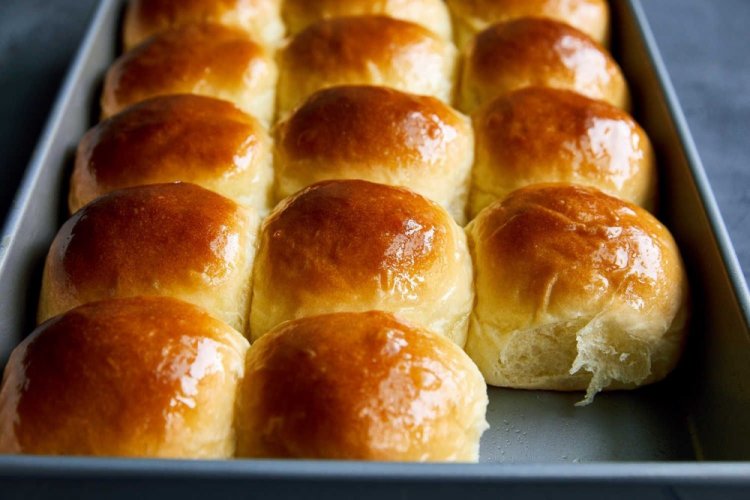 Milk Buns from Yeast Dough