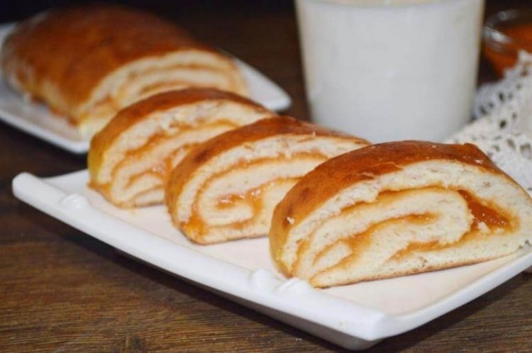 Yeast Dough Roll with Jam