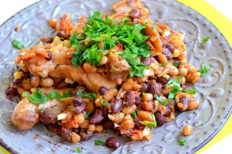 Beans with Chicken Necks