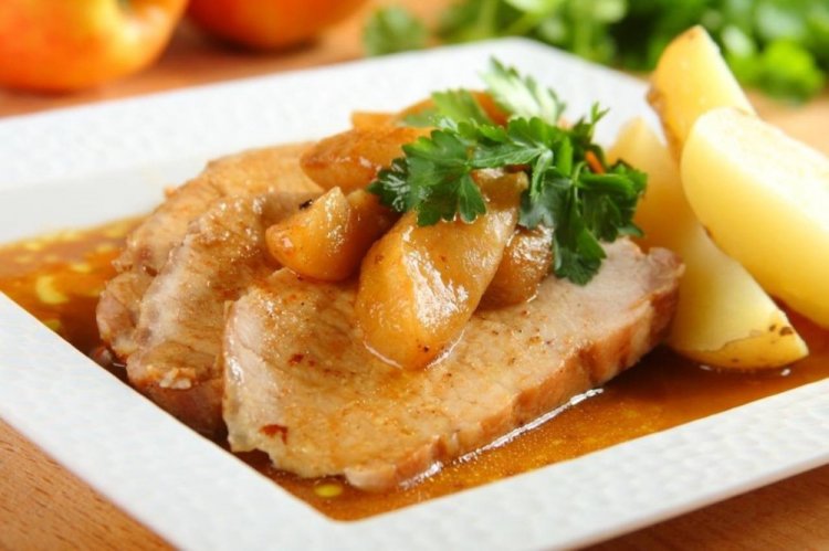 Pork Loin with Apples in a Pan